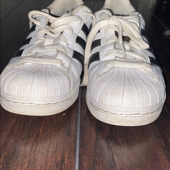 Adidas Superstars - Picture 4 of 6